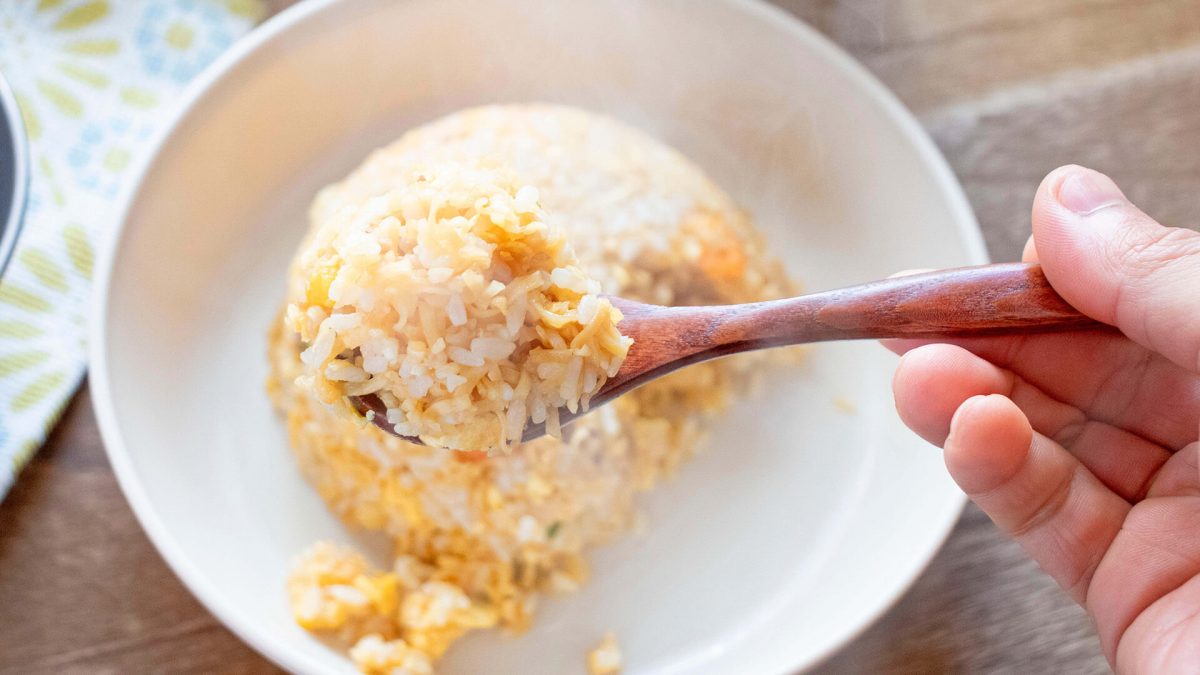 炊飯器で炊いたごはんのカップヌードル炒飯