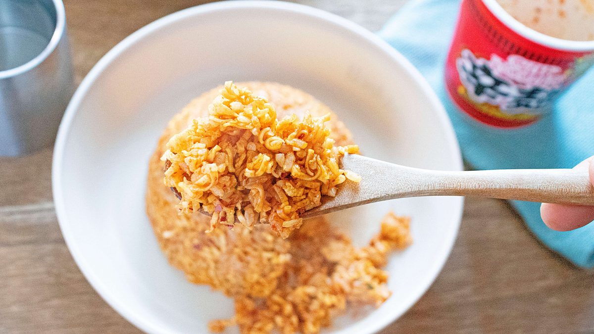 カップヌードル辛麺のカップヌードル炒飯