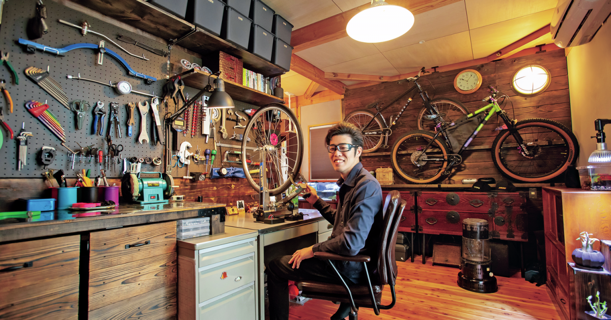 大好きな自転車をDIYで壁掛けに！ホムセンや100均を駆使して作り上げた