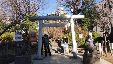 渋谷区にある都内最古の富士塚「千駄ヶ谷富士塚」へ【プロハイカー斉藤正史のTOKYO山頂ガイド File.33】