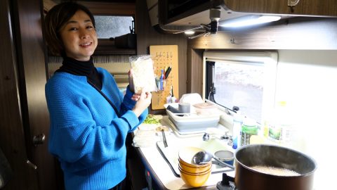 キャンピングカーの中でなに食べてる？子連れ車中泊旅のリアルな食事事情をご紹介