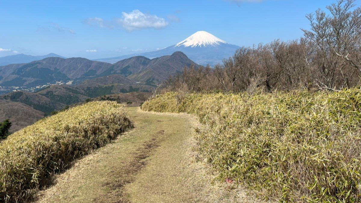 綺麗な富士山と稜線