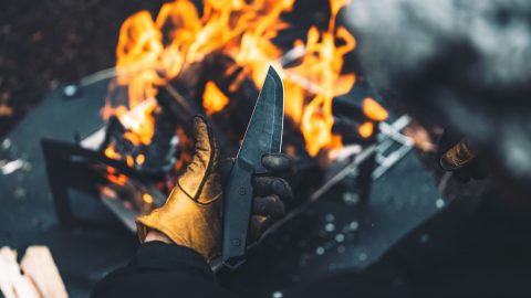 TOKYO CRAFTSに初のアウトドアナイフ！調理からバトニングまで、なんでもできる秀逸ギアだぞ