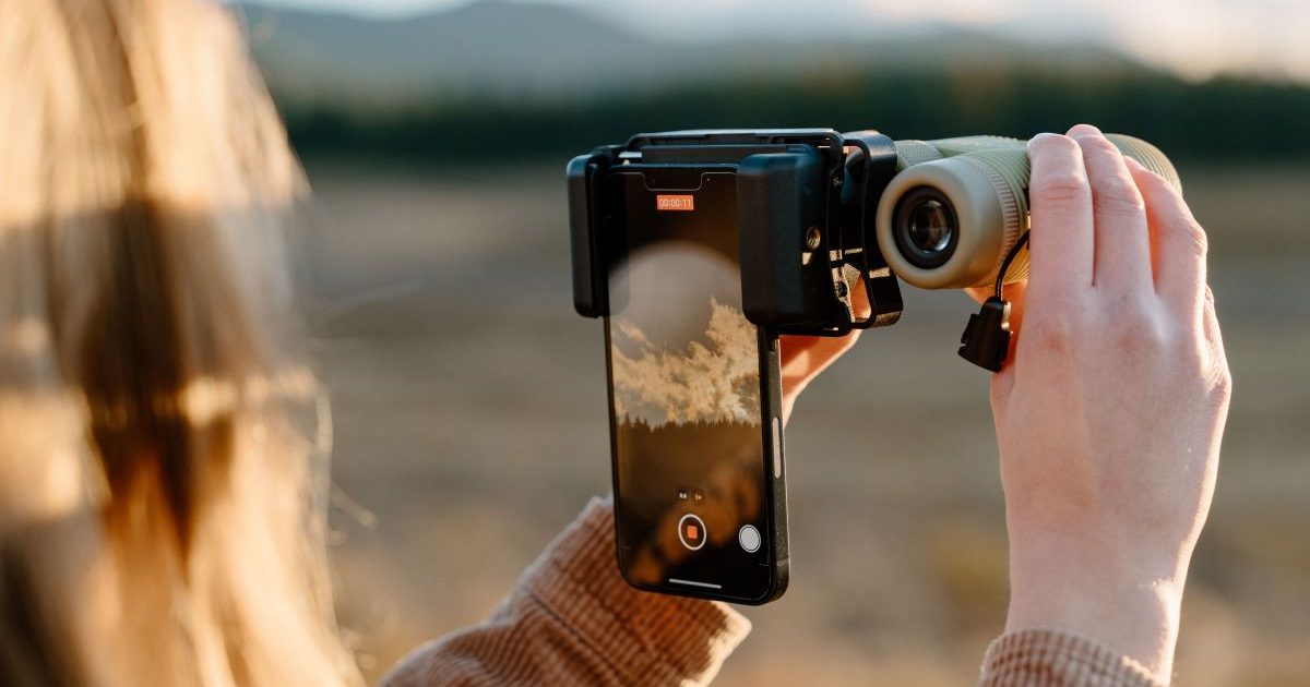 双眼鏡で見える世界をスマホカメラで撮影できるアイテムも！双眼鏡