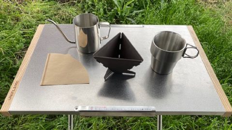 キャンプ初心者におすすめなダイソーの便利アイテム５選！レジャーマット、フライパン、ミニストーブも