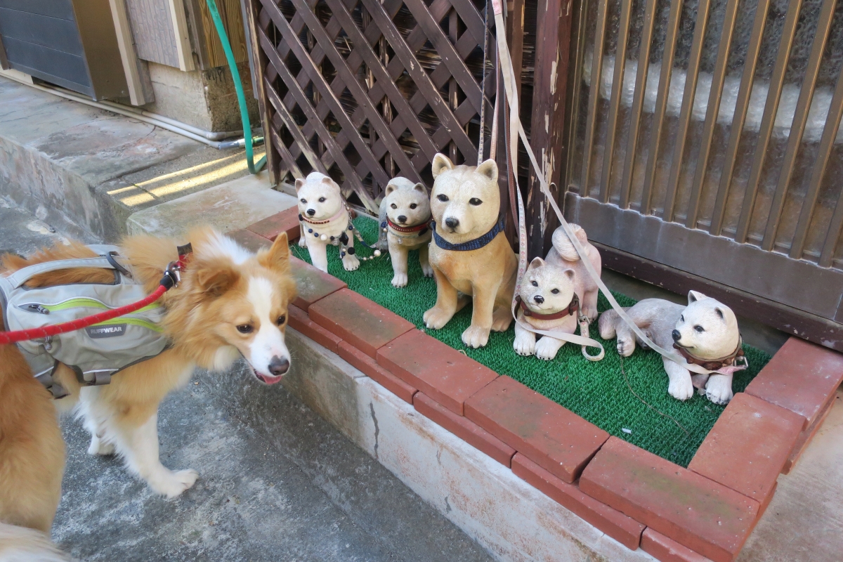 犬の置き物