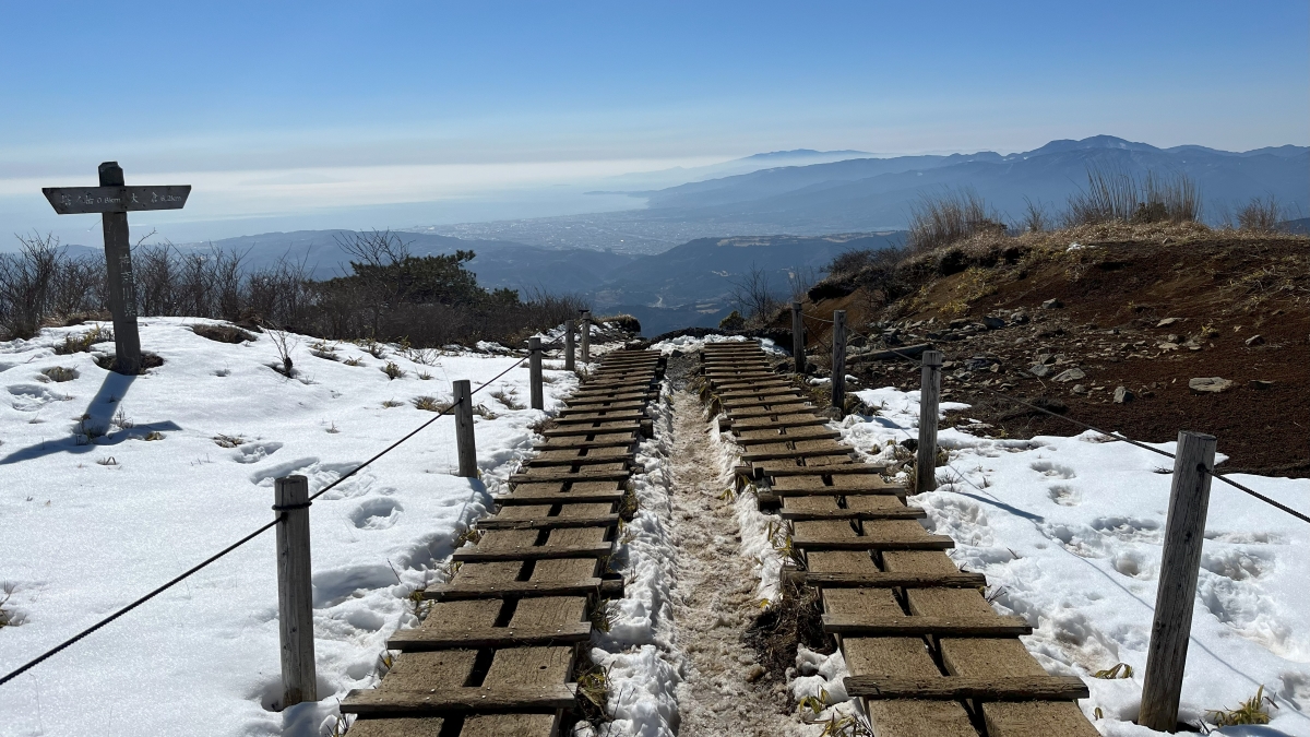 大倉尾根の木道