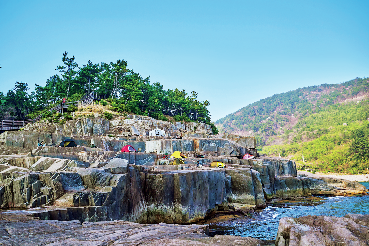 麗水市ケド島 岸壁キャンプ場