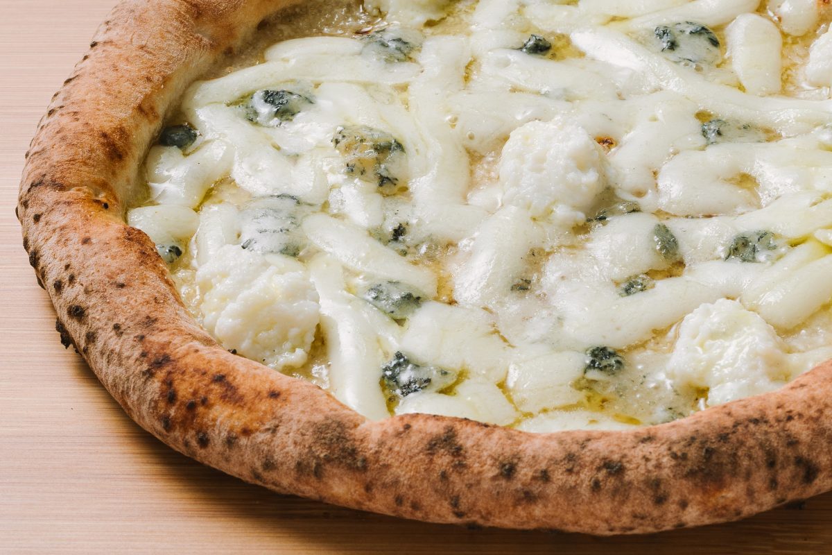 「5種チーズのピザ」1,274円