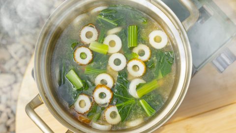 ポイントは甘い麦みそ！ちくわと小松菜からもう目が離せない【PR】