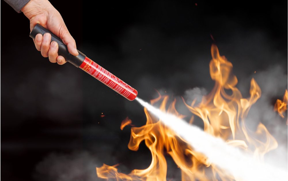 FIRE SUPER FIRE 消火器 100秒 FIRE SUPER FIRE 消火器 100秒 - メルカリ