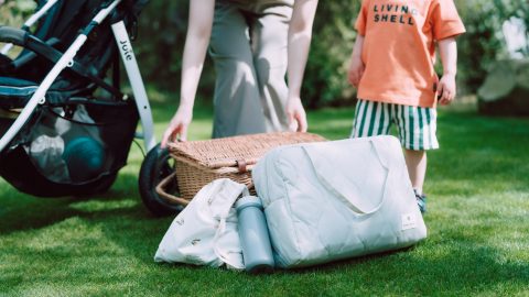 スノーピークの「ピクニックラグ」は敷くだけでおしゃれ！専用バッグもさすが～