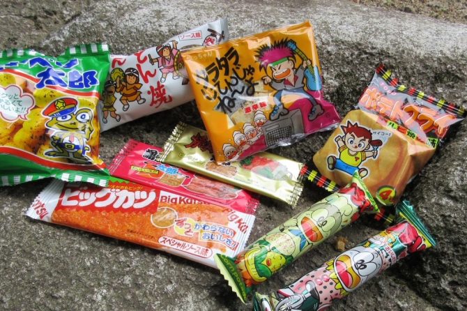 キャベツ太郎、ビッグカツ、タラタラしてんじゃねーよ、どんどん焼き、蒲焼さん太郎、焼肉さん太郎、ポテトフライカルビ焼き味、うまい棒のコーンポタージュ味、うまい棒のサラダ味