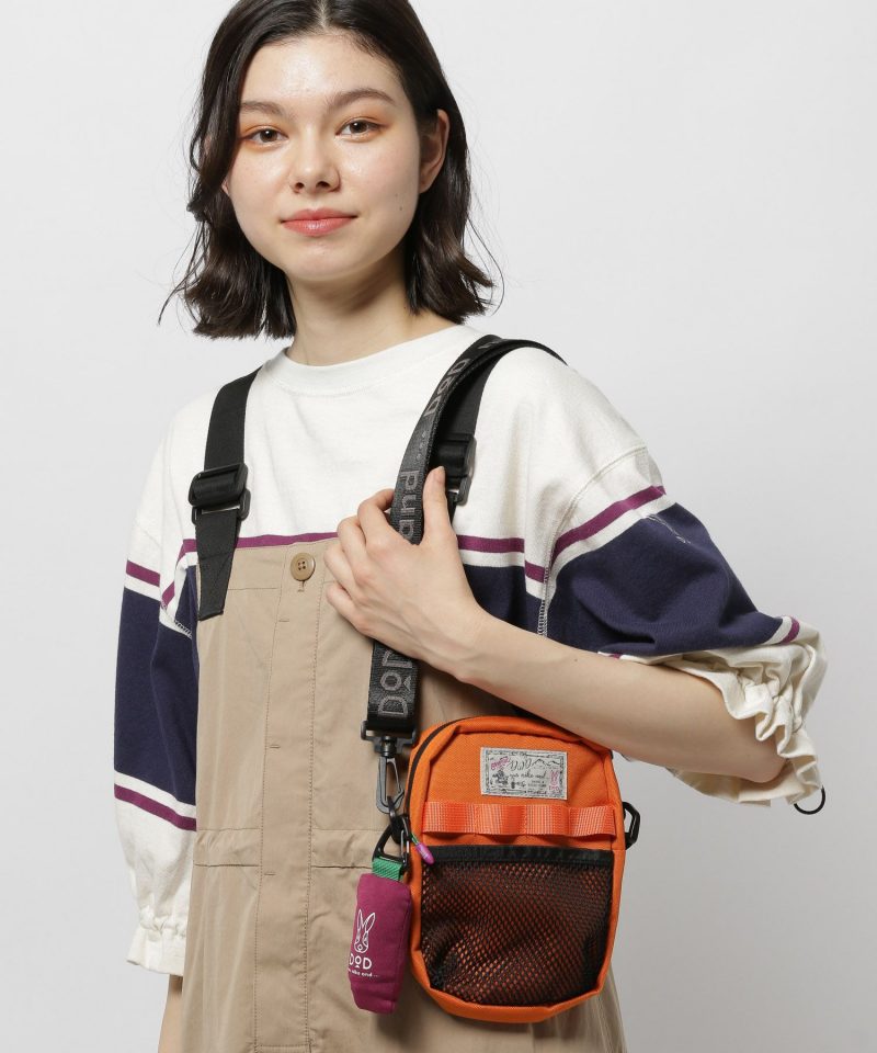 「ミニショルダーバッグ付きニンジン」5,500円 カラー展開:シルバー / ブラック / オレンジ / ベージュ / グリーン