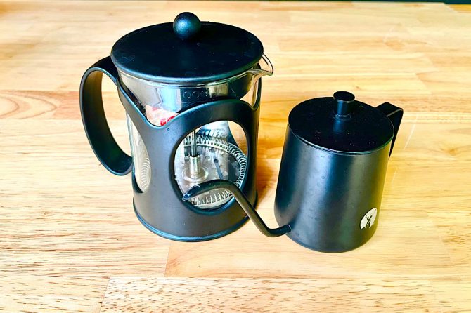 キャンプでおいしいコーヒーは飲むならプレスコーヒー！種類と淹れ方をまとめて解説