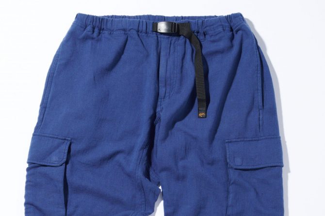 夏コーデに麻と綿のアンクル丈カーゴパンツはいかが？涼しくて丈夫で収容力もあり　