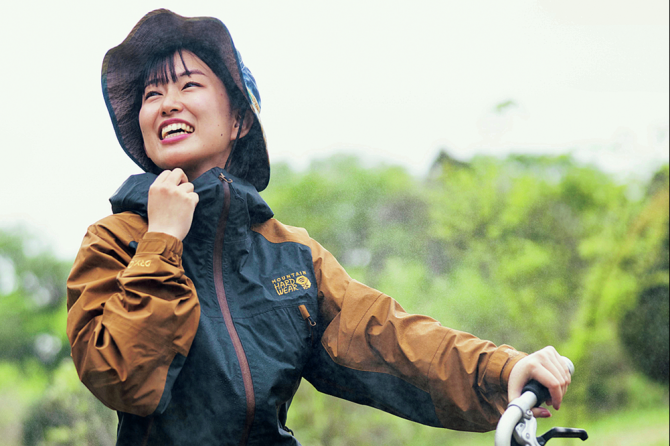 雨の日も楽しくなる！最新レインウェアのおすすめエントリーモデル＆アウトドア傘14選