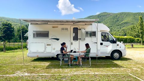 車中泊の暑さ対策！キャンピングカーライファーが教える注意点と対策、おすすめアイテム
