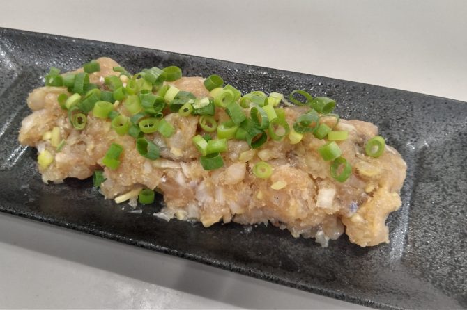 盛り付けられた漁師飯「なめろう」