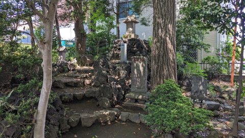 境内全体から富士塚の雰囲気が感じられる篠崎浅間神社へ【プロハイカー斉藤正史のTOKYO山頂ガイド File.68】