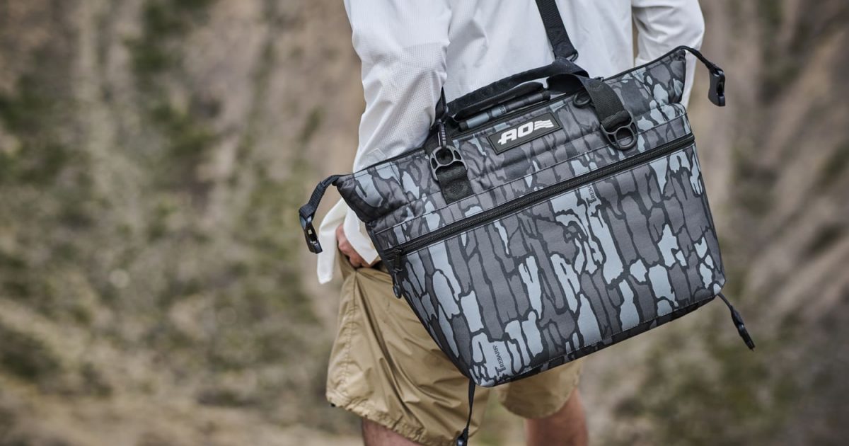 MOSSY OAKのカモフラ柄がスタイリッシュ！AO クーラーズから限定
