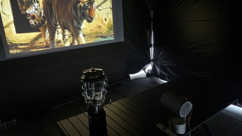 キャンプでの映画観賞にもいいね！約1.1Kgと軽量で高機能なプロジェクター、XGIM「MoGo 3 Pro」レビュー