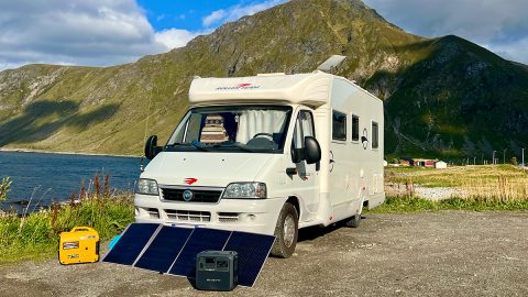 長期間の車中泊旅で電源を確保するための電気製品3選！防災用としても役に立つものばかり