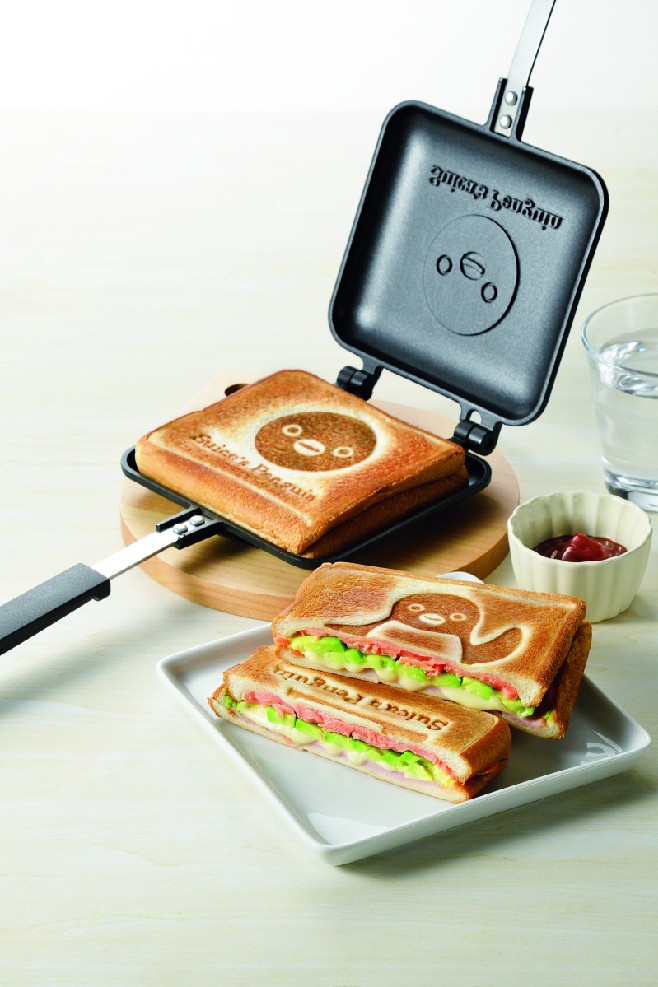 かわいい~!Suicaのペンギンの新グッズは、焼き目がカンタンにできるホットサンドメーカーだ