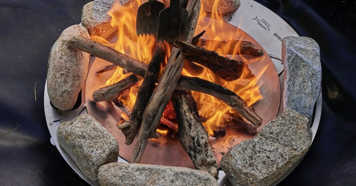 タキビズムx ISHINOMAKI第2弾は、石を探して完成させる「世界にひとつ