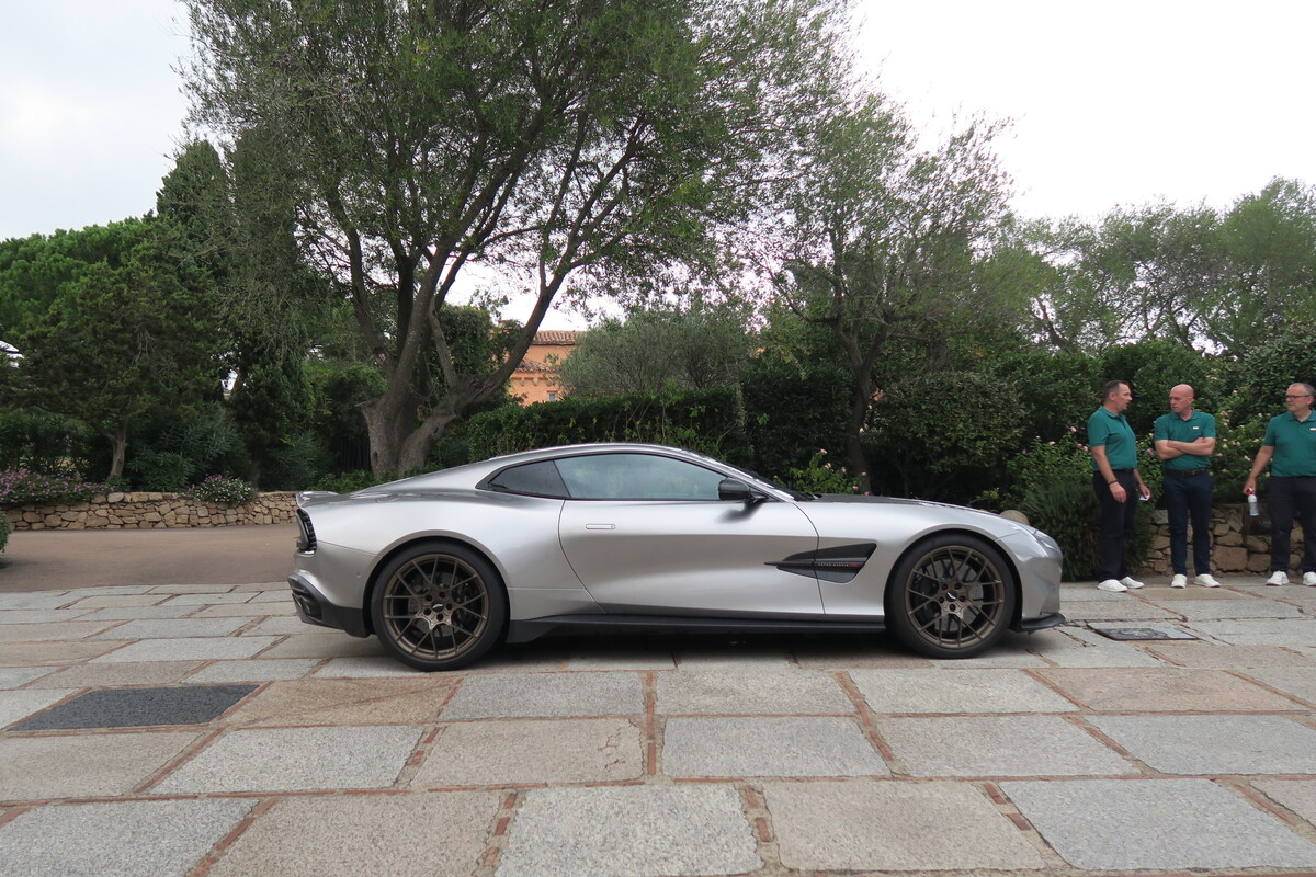 Aston Martin Vanquish