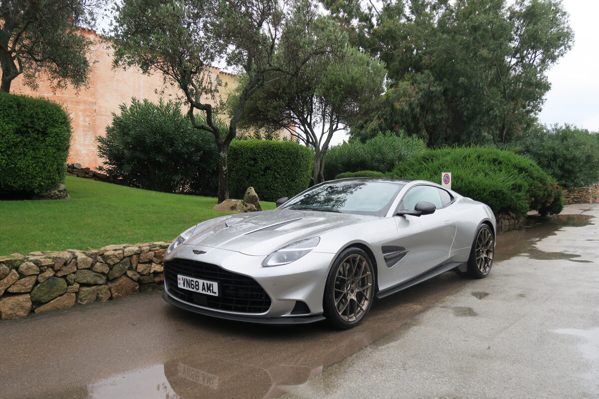 Aston Martin Vanquish