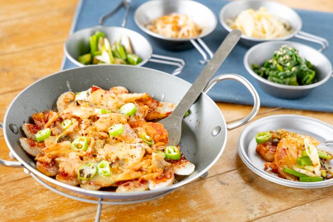 トッポキキムチピザと４種のナムル