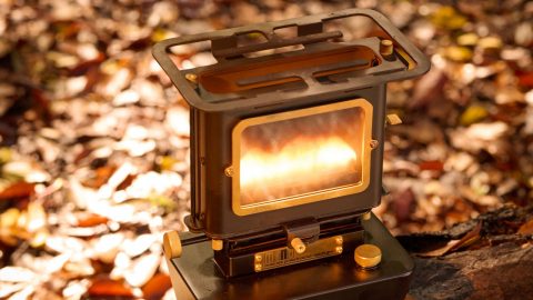 超ミニサイズの実力派！キャンプのおともに「アイロンストーブ」がぴったりの理由