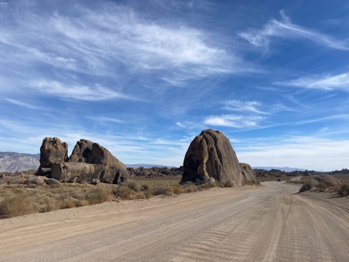アメリカ・カリフォルニア最も奇妙な風景が広がる「アラバマ・ヒルズ」を歩いてみた | 海外の旅 【BE-PAL】キャンプ、アウトドア、自然派生活 ... Chuck berry johnny b goode