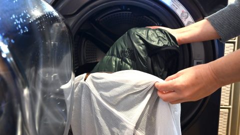 ダウンウェアを洗濯機で洗濯しよう！意外とカンタンですよー