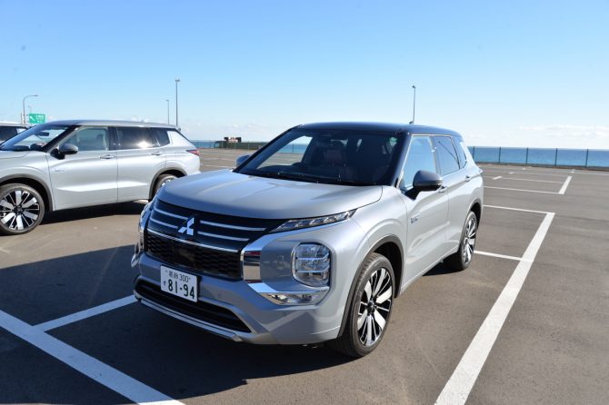 新型アウトランダーPHEVでヤマハ製オーディオを試聴！７人乗りの燃費、価格、気になる点も