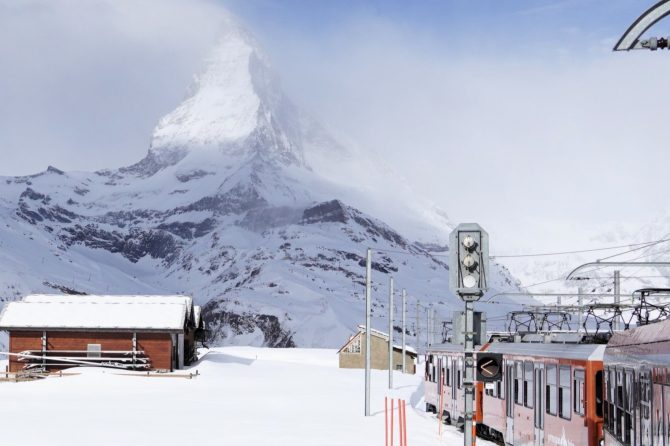 マッターホルンを望む雪景色