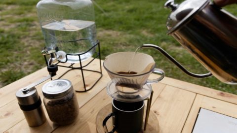 キャンプでコーヒーを満喫！美味しく飲む方法やおすすめグッズを紹介