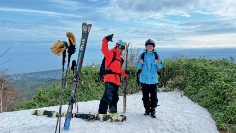 プロスキーヤー・三浦豪太さん、札幌・手稲山でシーズン終わりの春スキーを楽しむ！