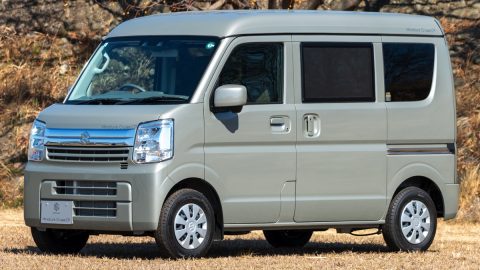 岡モータースの軽キャン「ミニチュアクルーズ」に本格クーラー付きが誕生！暑い夏も快適に車中泊だっ