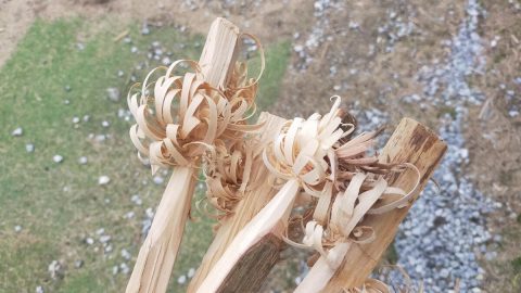 フェザースティックとは？作り方のコツやおすすめナイフを紹介！