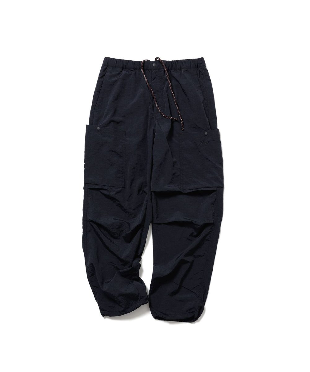 「NYLON TUSSER CARGO PANTS」¥15,400