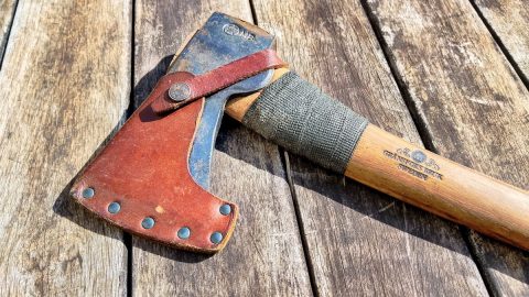 まさかりと斧の違いはどこ？活躍するシーンやおすすめアイテムも紹介！