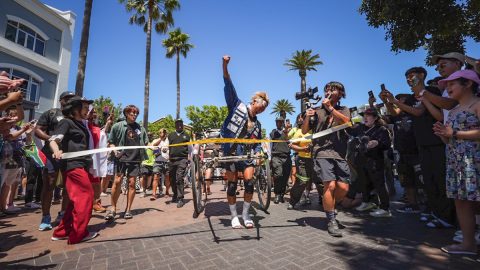 ガンプ鈴木さん、6,400kmの軌跡を駆け抜け歓喜と涙のフィナーレへ。人力車でアフリカ縦断へ——