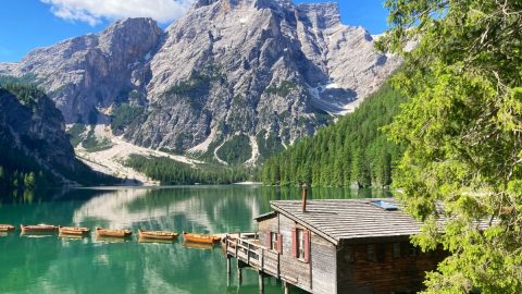 イタリアで最も映える湖！「アルプスの真珠」とも称えられるブライエス湖で絶景散策を満喫