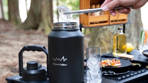 【最新】炎天下でも氷をキープできる！アウトドアのプロが太鼓判を押す「氷入れ」7選