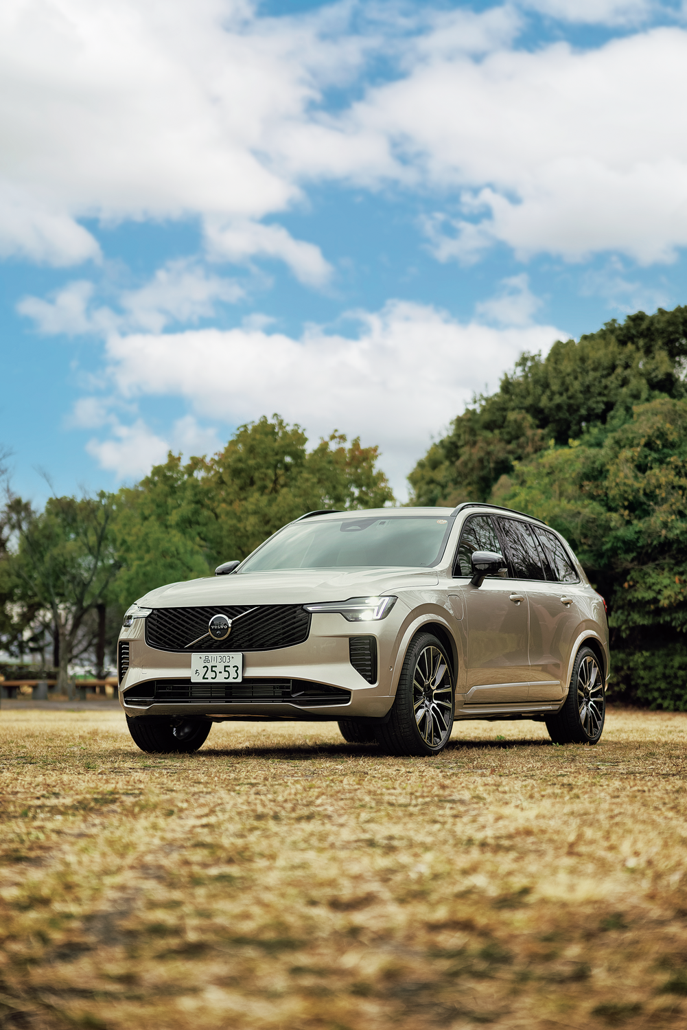 自然豊かなスウェーデン生まれのボルボはアウトドアにもいいぞ!最新モデル「XC90」レビュー