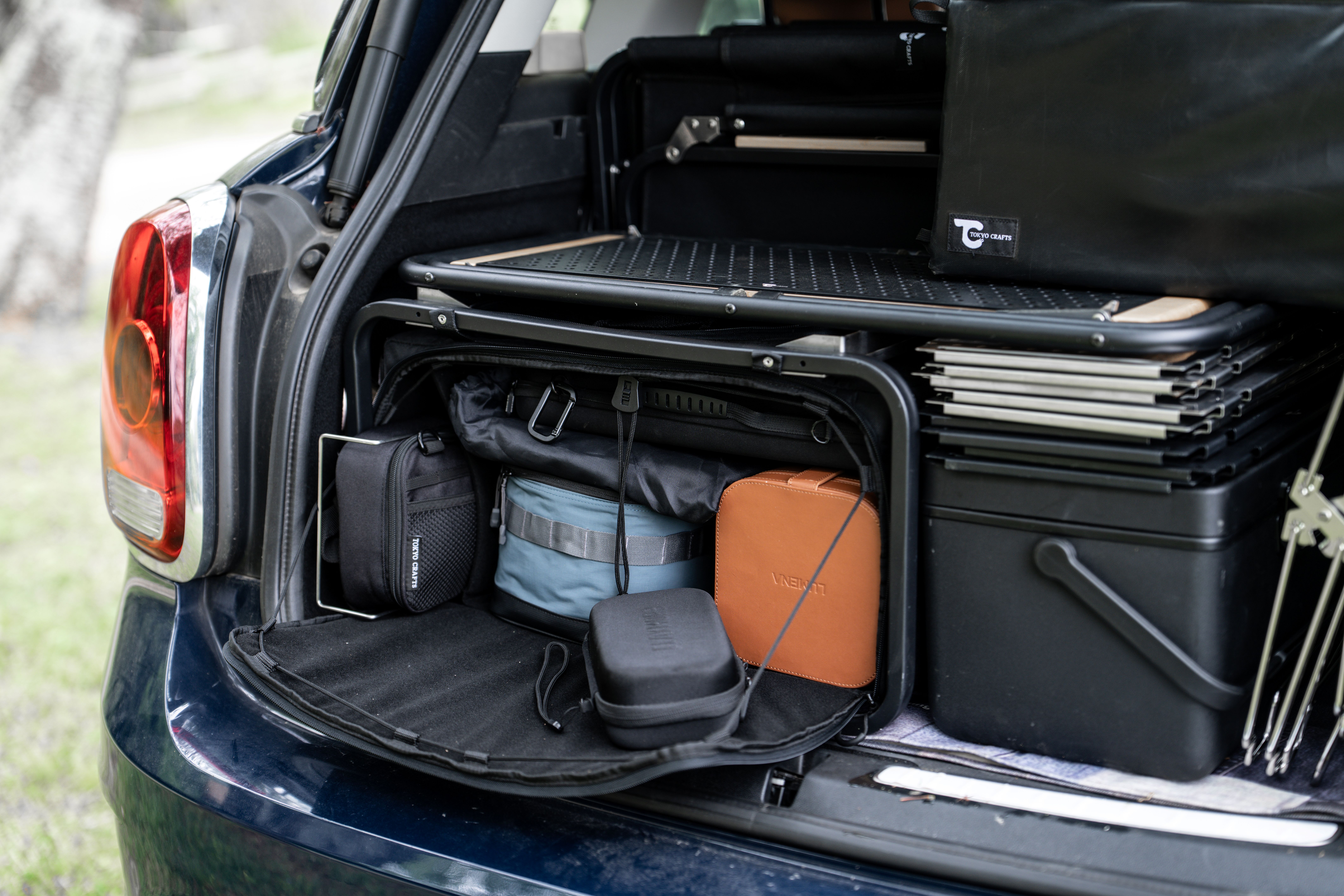 トウキョウクラフトの新発想ギアコンテナ＆インフレーターマットで、外