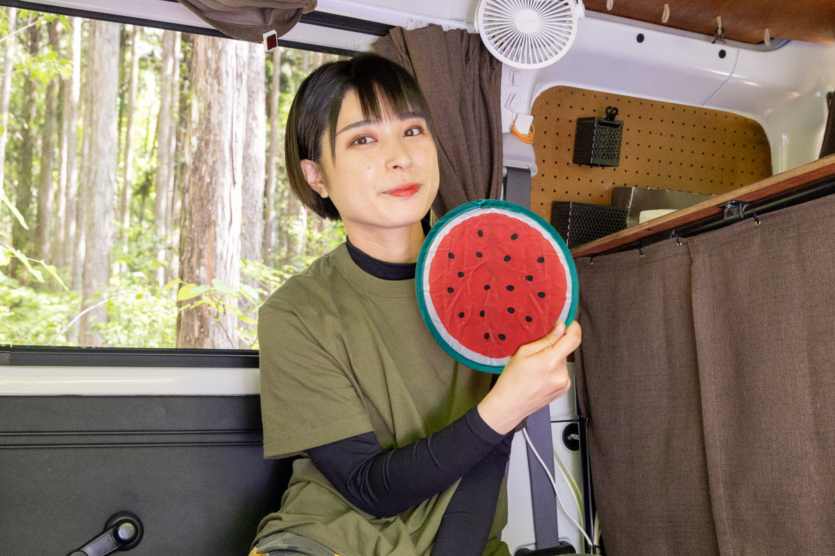夏の車中泊を快適にする愛用グッズは?47都道府県車中泊チャレンジ中の”さばいどる かほなん”に聞く!