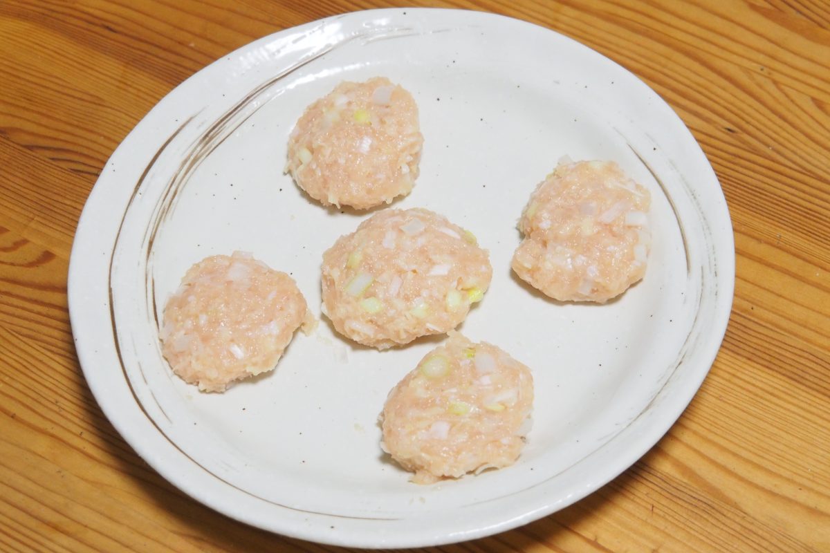 焼き鳥 つくねの成形